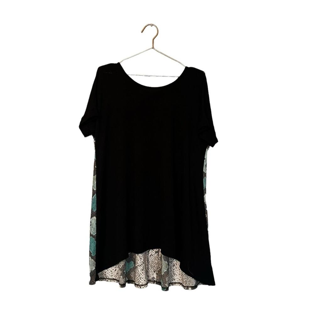 Lily pad black top tunic with snakeskin print in back mixed material size large